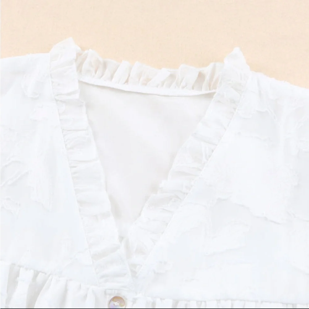 White Floral Textured V-Neck Buttoned Blouse - Picture 5 of 10